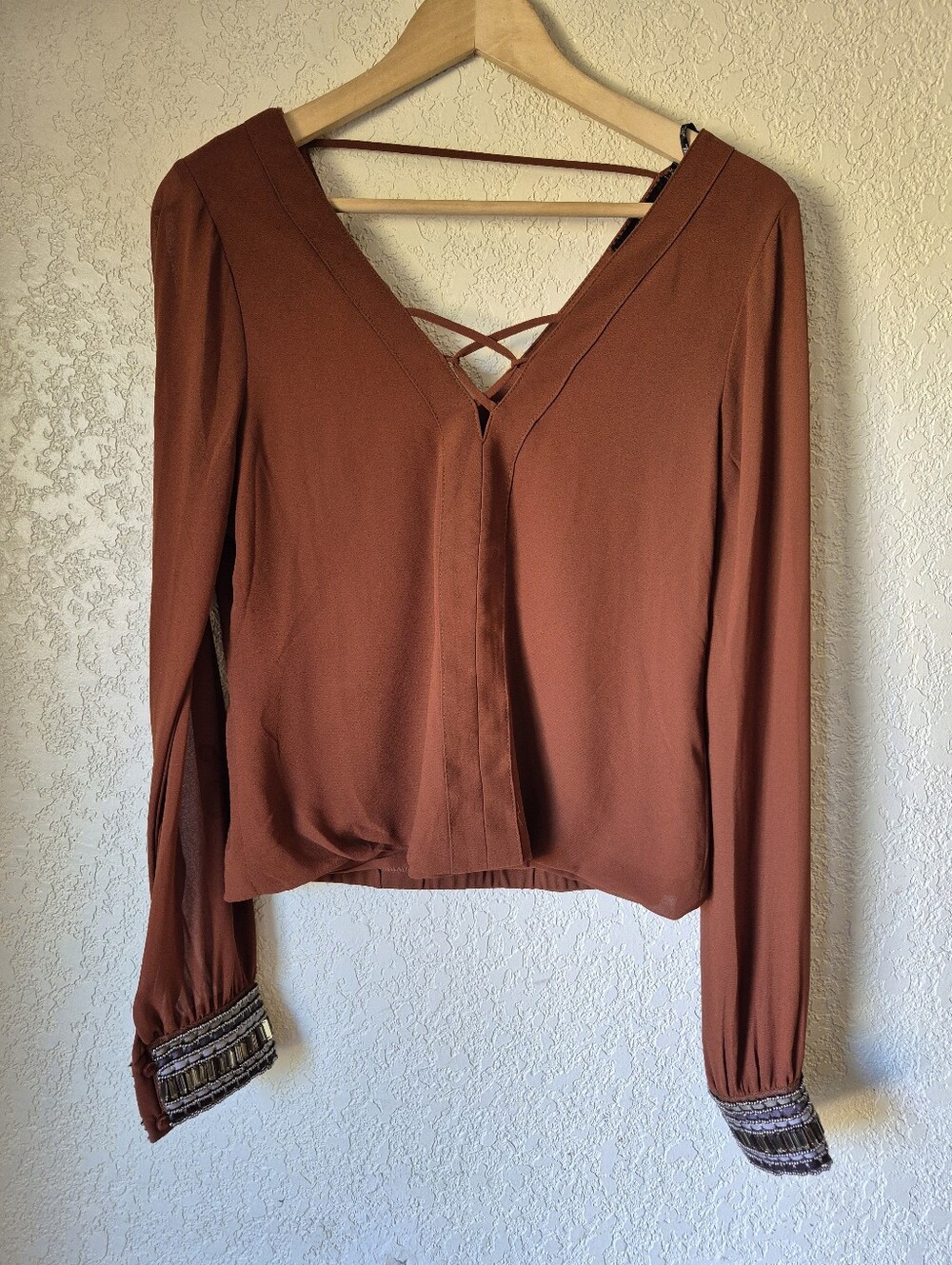 BKE Boutique Brown V-Neck Long Sleeve Beaded Cuff Blouse Womens Size S